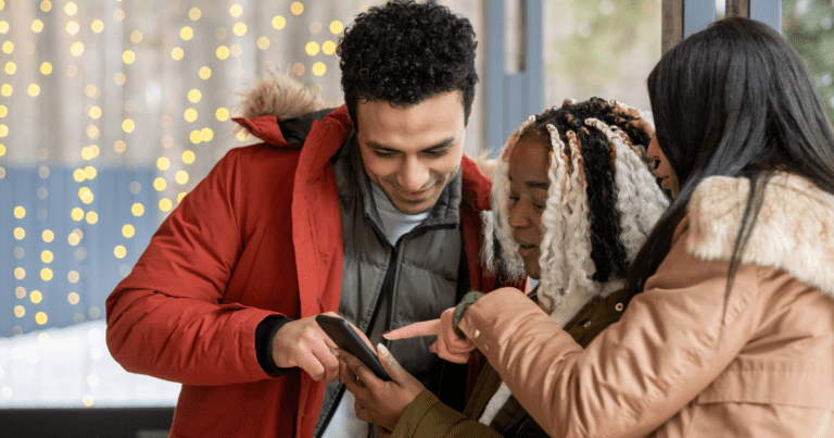How to Write Black Friday Text Messages Prospects and Customers Will Actually Engage With